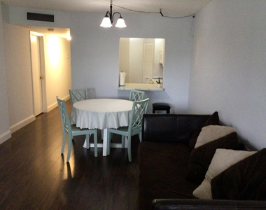 5300 Ne 24th Terrace - Photo Thumbnail 8