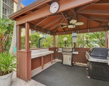 5300 Ne 24th Terrace - Photo Thumbnail 28