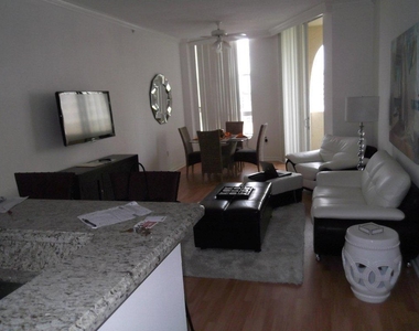 520 Se 5 Avenue - Photo Thumbnail 2