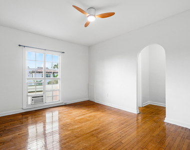 623 Park Place - Photo Thumbnail 6