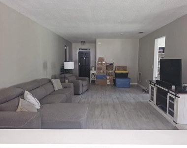 1357 Sequoia Road Nw - Photo Thumbnail 5
