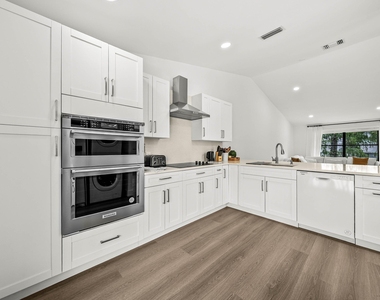 13105 Belhaven Court - Photo Thumbnail 1