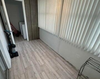 127 Flanders - Photo Thumbnail 19