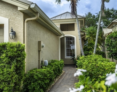 3751 Nw Willow Creek Drive - Photo Thumbnail 2