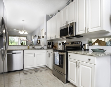 3751 Nw Willow Creek Drive - Photo Thumbnail 4