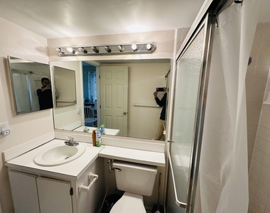 1110 Green Pine Boulevard - Photo Thumbnail 3