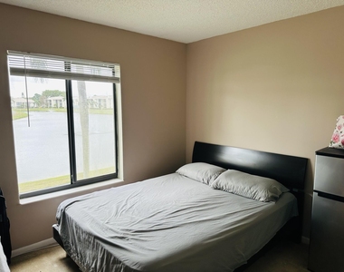1110 Green Pine Boulevard - Photo Thumbnail 4