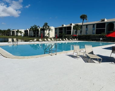1110 Green Pine Boulevard - Photo Thumbnail 8