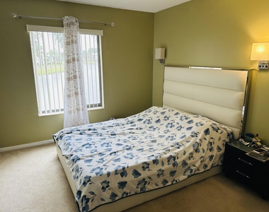 1110 Green Pine Boulevard - Photo Thumbnail 2
