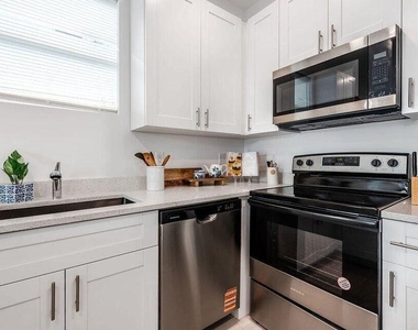 2677 Hiawatha Avenue - Photo Thumbnail 8