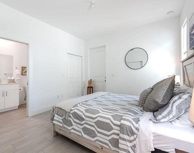 2677 Hiawatha Avenue - Photo Thumbnail 22
