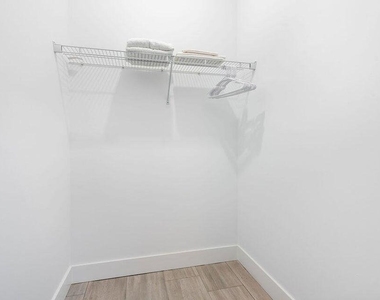 2615 Hiawatha Avenue - Photo Thumbnail 18