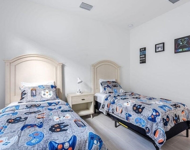 2615 Hiawatha Avenue - Photo Thumbnail 12