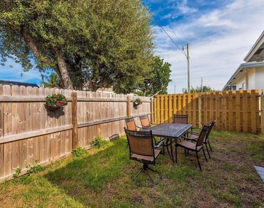 2615 Hiawatha Avenue - Photo Thumbnail 27