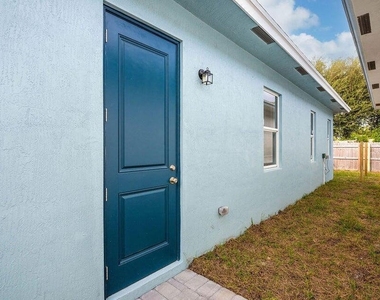 2615 Hiawatha Avenue - Photo Thumbnail 24