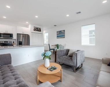 2615 Hiawatha Avenue - Photo Thumbnail 5