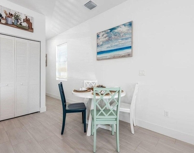 2615 Hiawatha Avenue - Photo Thumbnail 10