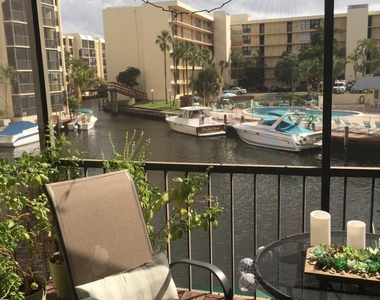 10 Royal Palm Way - Photo Thumbnail 15