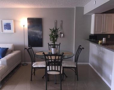10 Royal Palm Way - Photo Thumbnail 8