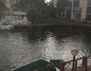 10 Royal Palm Way - Photo Thumbnail 18