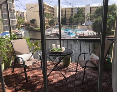 10 Royal Palm Way - Photo Thumbnail 17