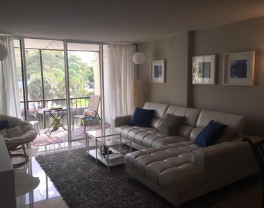 10 Royal Palm Way - Photo Thumbnail 12