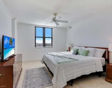 651 Okeechobee Boulevard - Photo Thumbnail 8