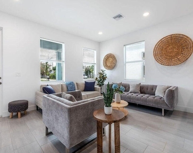 2689 Hiawatha Avenue - Photo Thumbnail 4