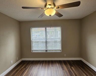 1561 Windorah Way - Photo Thumbnail 7