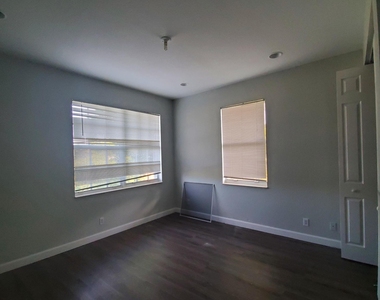 115 Akron Street - Photo Thumbnail 8