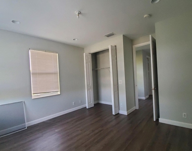 115 Akron Street - Photo Thumbnail 9