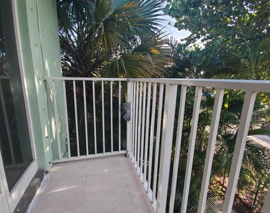 115 Akron Street - Photo Thumbnail 18