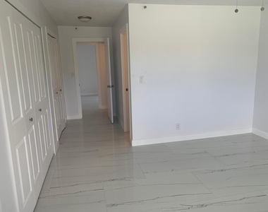 2786 Tennis Club Drive - Photo Thumbnail 6