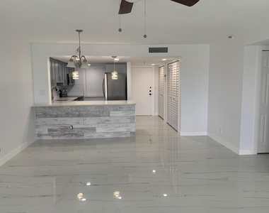 2786 Tennis Club Drive - Photo Thumbnail 5