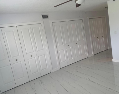 2786 Tennis Club Drive - Photo Thumbnail 7