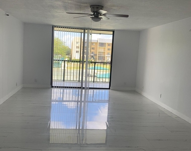 2786 Tennis Club Drive - Photo Thumbnail 2