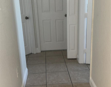 2903 Se 17th Avenue - Photo Thumbnail 1