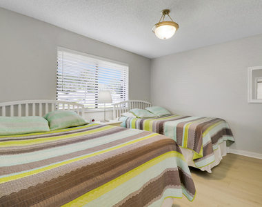 811 Club Drive - Photo Thumbnail 17