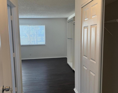 2786 Tennis Club Drive - Photo Thumbnail 13