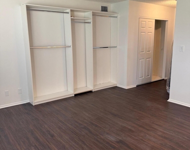2786 Tennis Club Drive - Photo Thumbnail 16
