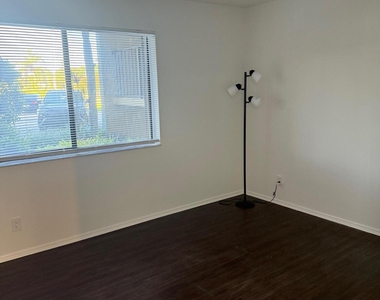 2786 Tennis Club Drive - Photo Thumbnail 21