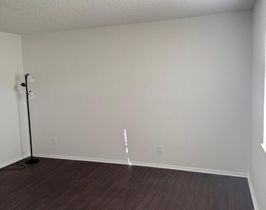2786 Tennis Club Drive - Photo Thumbnail 15