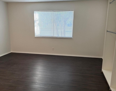 2786 Tennis Club Drive - Photo Thumbnail 14