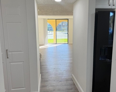 2786 Tennis Club Drive - Photo Thumbnail 2