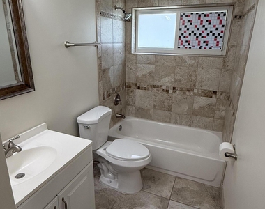 7302 Nw 57th Court - Photo Thumbnail 7