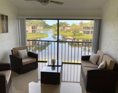 9285 Vista Del Lago - Photo Thumbnail 9