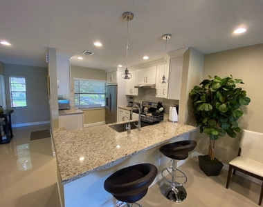 9285 Vista Del Lago - Photo Thumbnail 4