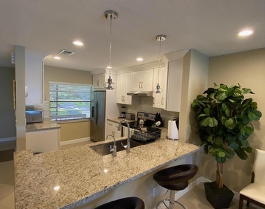 9285 Vista Del Lago - Photo Thumbnail 6