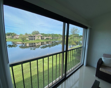 9285 Vista Del Lago - Photo Thumbnail 10