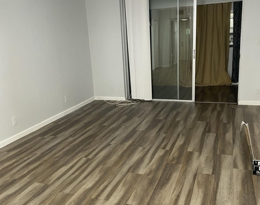 6890 Royal Palm Boulevard - Photo Thumbnail 5